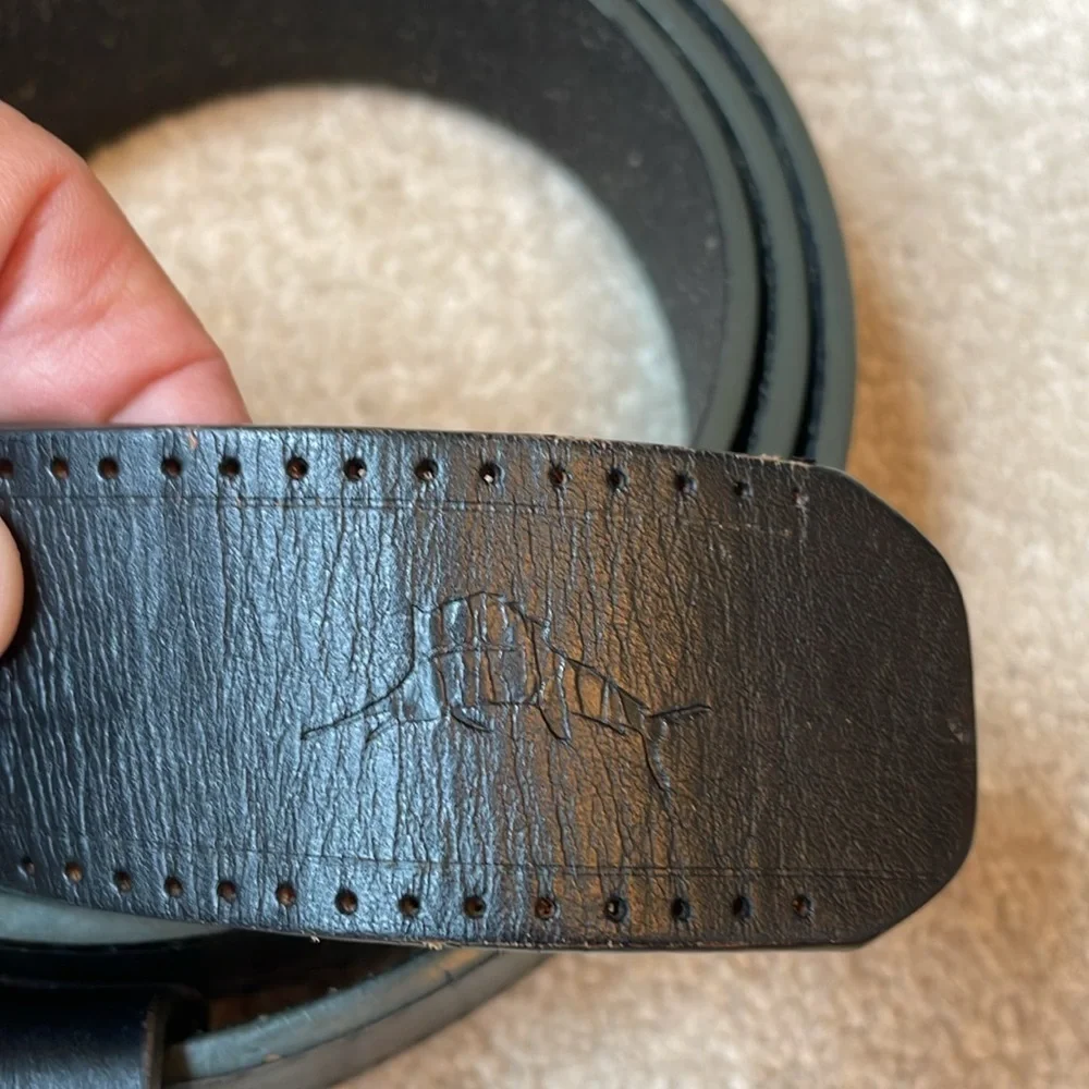 Tommy Bahama black leather belt size 46-48